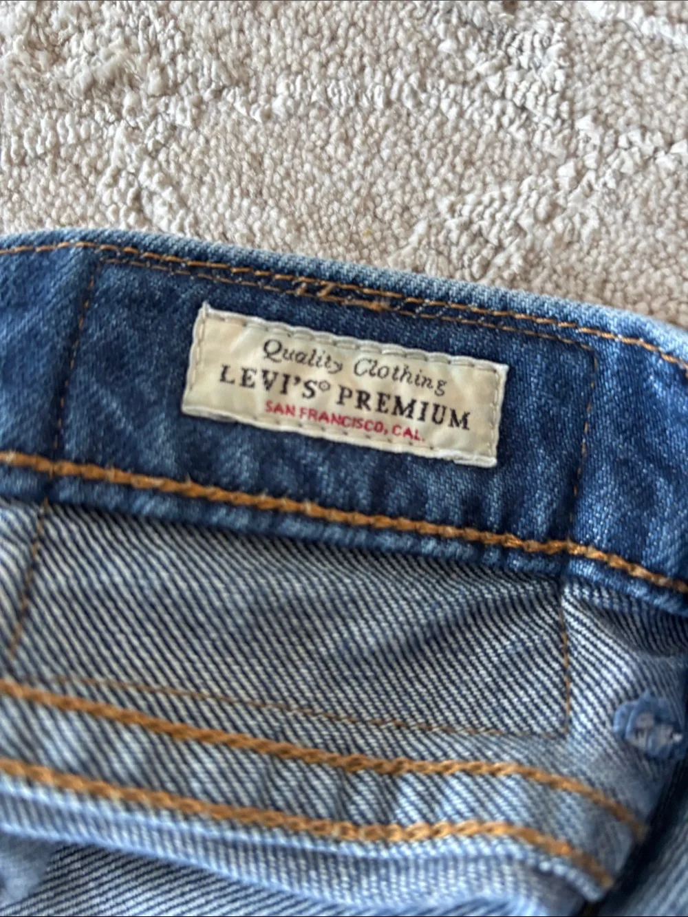 Levi's Men's 511 Dark Blue Relaxed Fit Jeans Leather Tags Premium size 38x32
